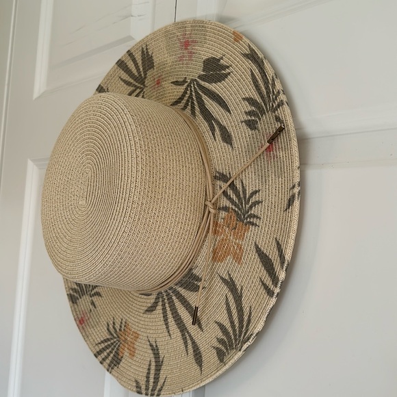 Lucky Brand Hat. Straw like fabric Like new adjustable draw string. - Picture 2 of 7